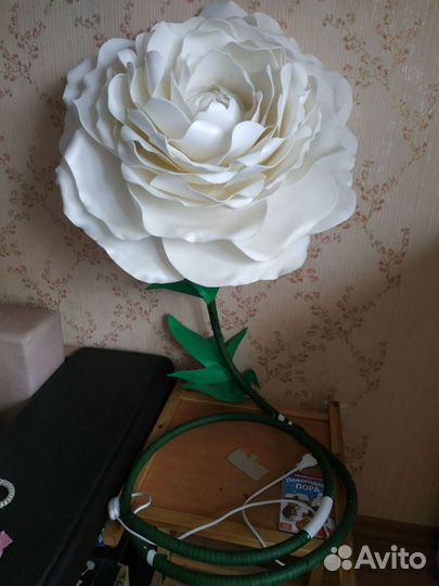 Светильник из изолона (ростовые цветы)