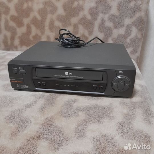 Видеомагнитофон lg + 5 касет + переходник