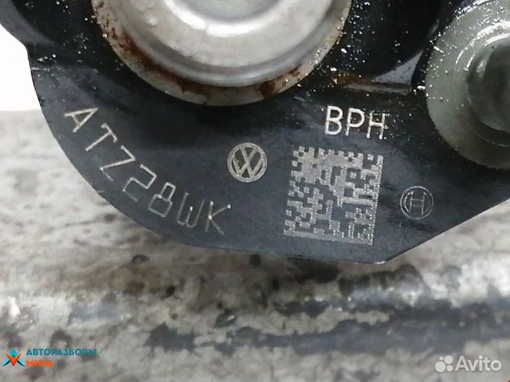 Форсунка Volkswagen Passat B6 2009 03L130277