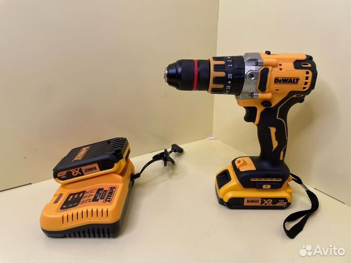 Шуруповерт DeWalt DCD796