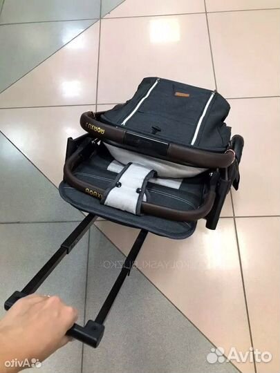 Коляска новая