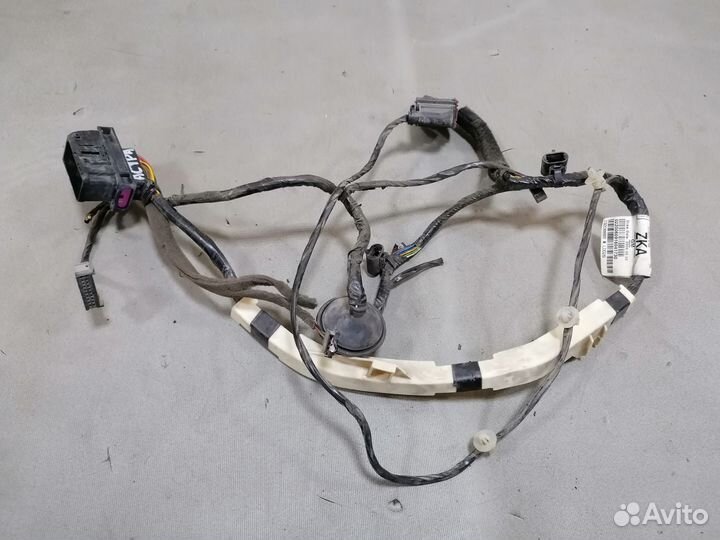 Коса двери передней правой Opel Astra H 2004-2015