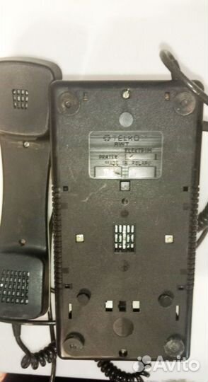 Старый стационарный телефон