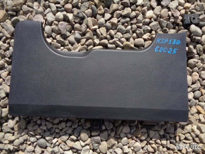 Пластик под руль Toyota Vitz KSP130 1KR-FE 2011/5