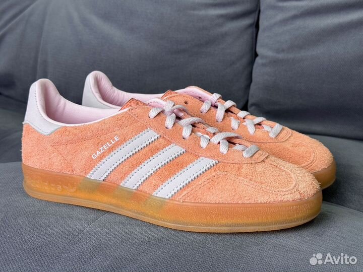 Кеды Adidas Gazelle Indoor персиковые в наличии