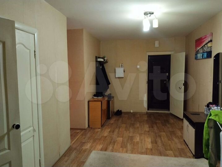 3-к. квартира, 90 м², 3/16 эт.