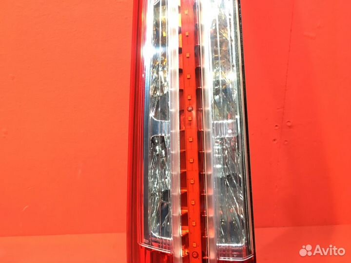 Фонарь для Ford C-MAX qqdb 1798 куб. cv. (Б/У)