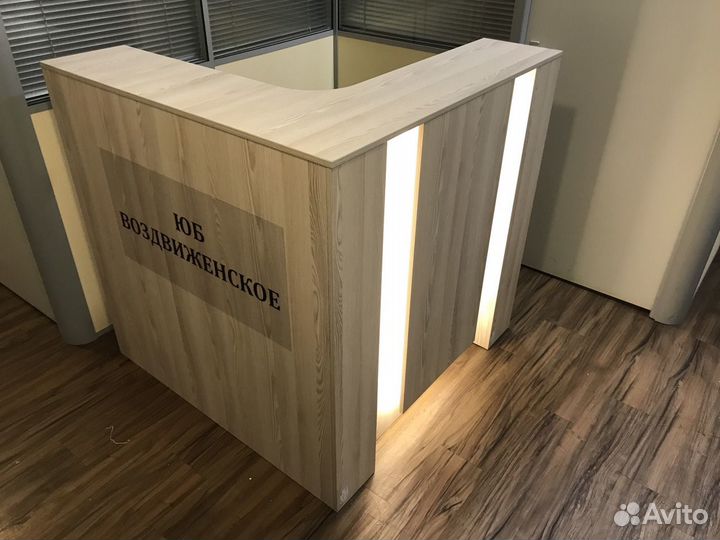 Ресепшен новый. Ладья. С подсветкой и щитом. Произ