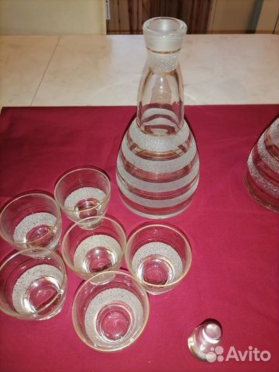 Графин с рюмками времен СССР