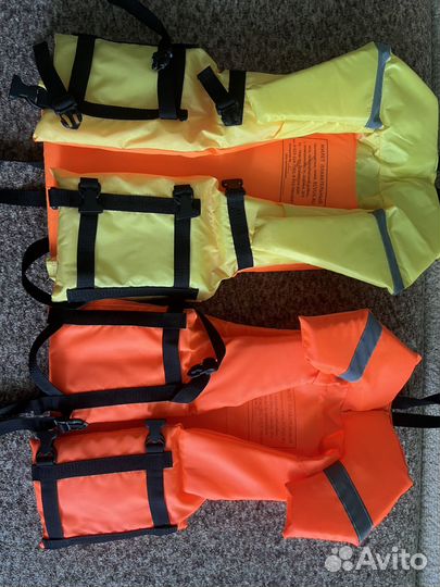 Спасательный жилет