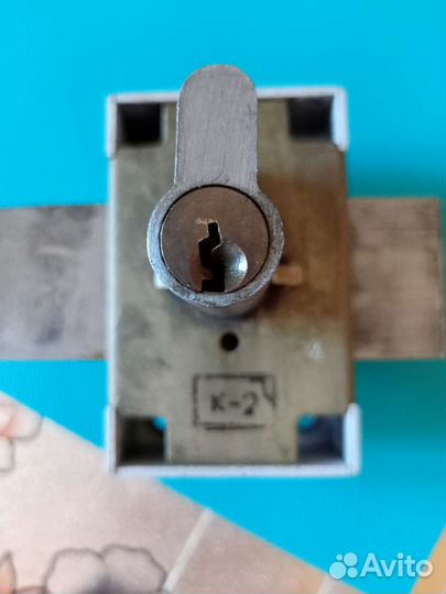 Замок дверной