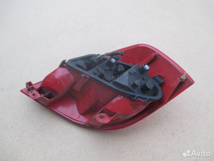 Фонарь задний правый хэтчбек Renault Clio 3