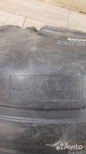 Подкрылок задний правый Toyota Rav 4 Ca 40