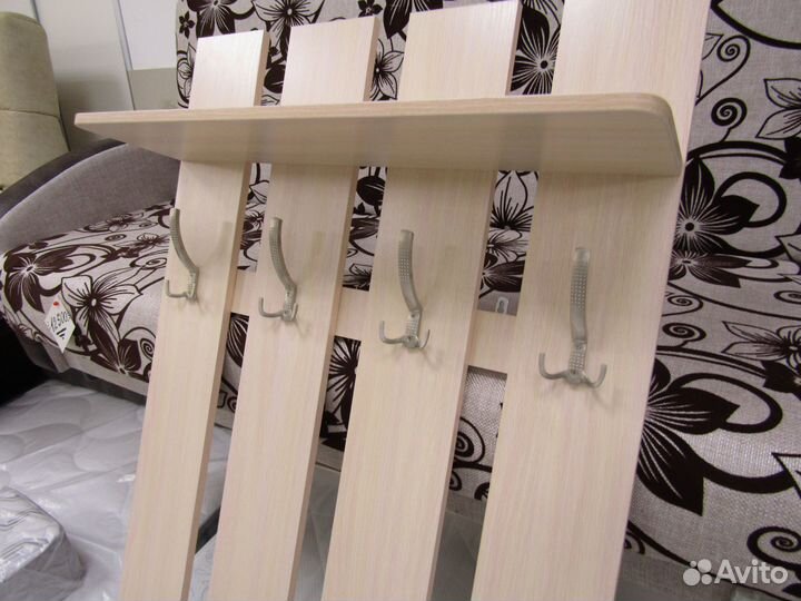 Вешалка настенная в прихожую