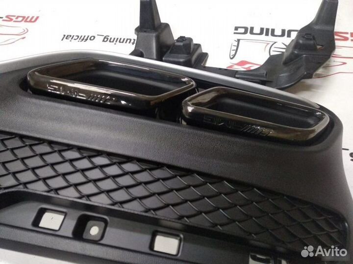 Диффузор хром и черные насадки Mercedes GLS 63 AMG