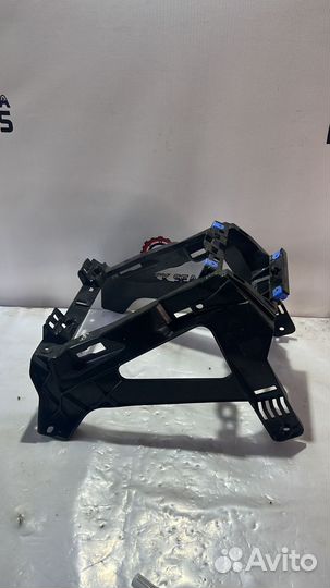 Кронштейн центральной консоли Opel Zafira B