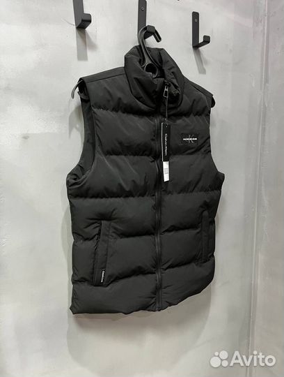 Мужская жилетка Calvin Klein – ваш модный акцент