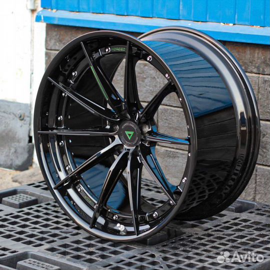 Диски кованые двусоставные R20 для BMW M5 / M8