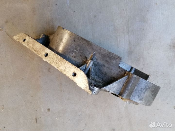 Крышка двигателя передняя 2.0 для BMW 5-серия E34