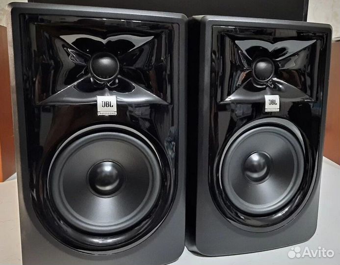 Студийные мониторы JBL 305P mkii