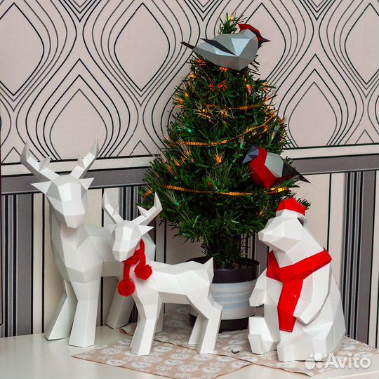 Красивые олени и медведь из дизайнерской бумаги