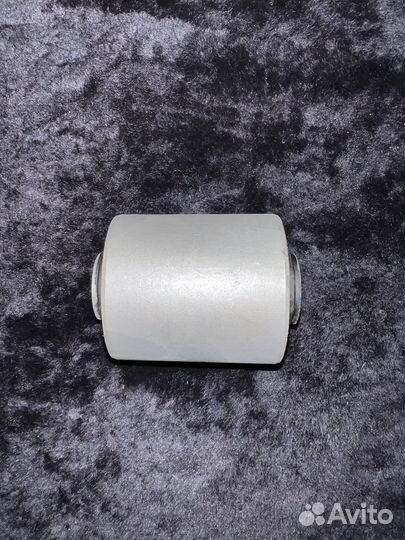 Сайлентблок заднего кулака цапфы Паджеро 3 4