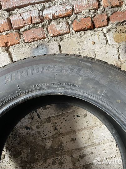 Bridgestone Blizzak DM-V2 275/60 R20 115R