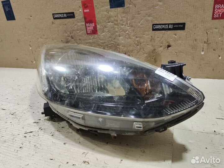Фара правая mazda 2 2010 год