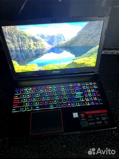 Игровой ноутбук MSI i7-7700hq/gtx1070/8g