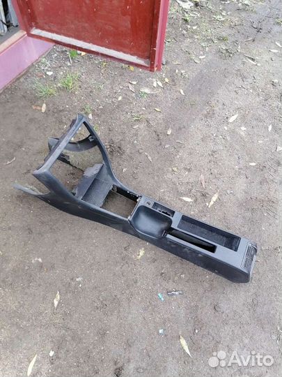 Продам панель, туннель, обшивка багажника авант, п