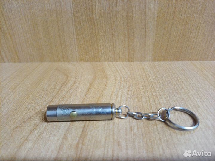 Брелок-рулетка, фонарик