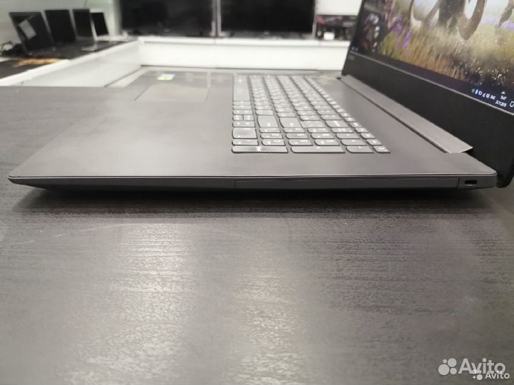 Новый Lenovo I7 7500 17.3 GT 940MX-4GB