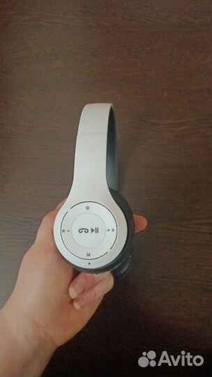 Беспроводные наушники