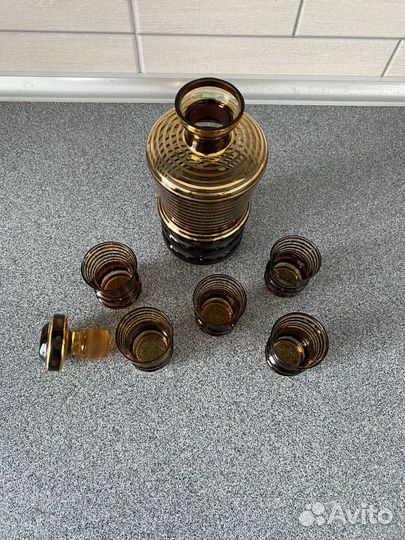 Графин с рюмками