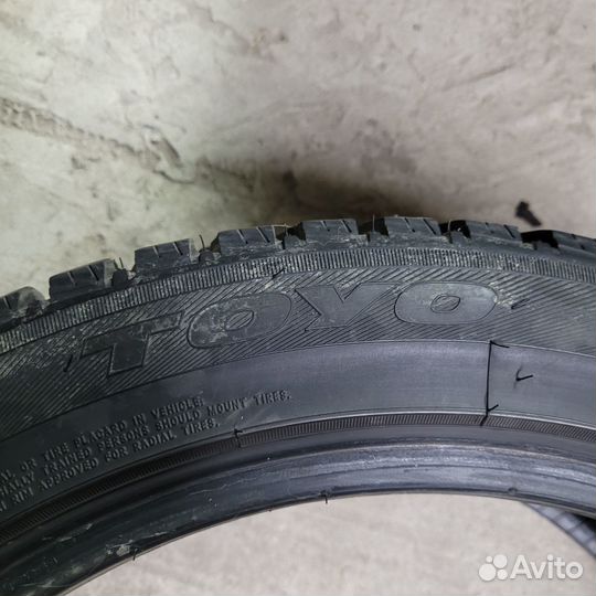 Toyo Observe Ice-Freezer 235/45 R18 98T