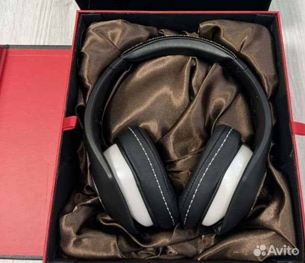 Проводные наушники