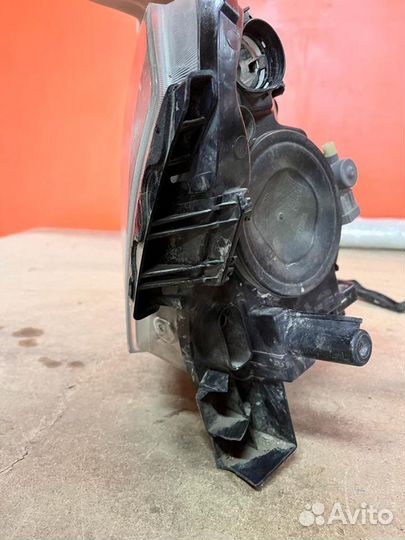 Фара передняя левая галоген Nissan Qashqai