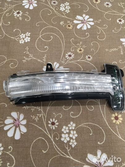 Повторитель поворота в зеркало Volvo XC60