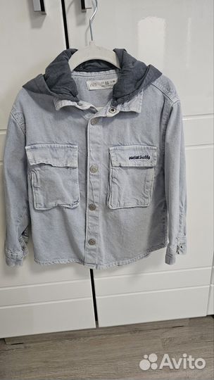 Джинсовая куртка zara 98 (на мальчика)