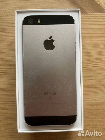 iPhone SE, 128 ГБ