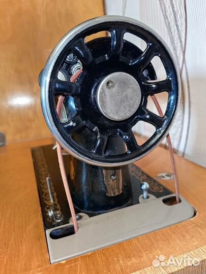 Продам швейную машину