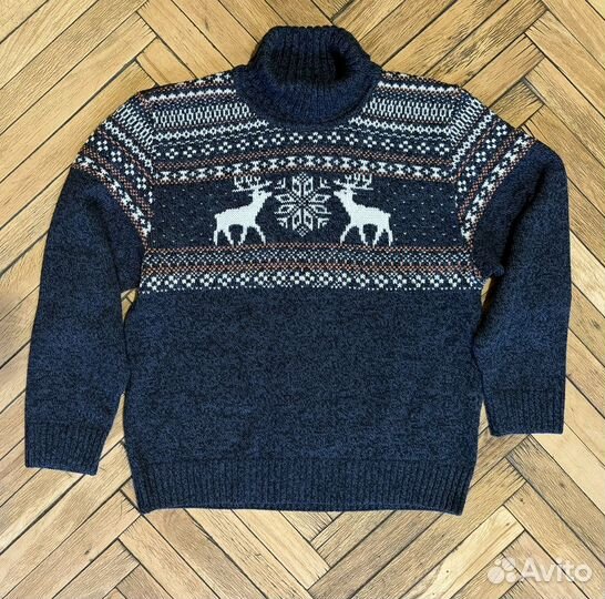 Свитер с оленями шерсть