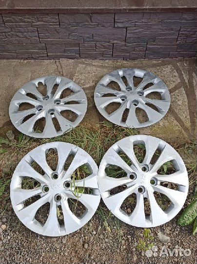 Продам комплект зимних колес r15 от Киа Рио