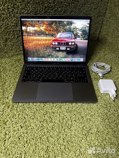 Apple MacBook Pro 13 inch 2017