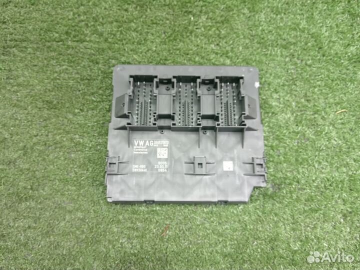 Блок управления бортовой сети Volkswagen Passat CC