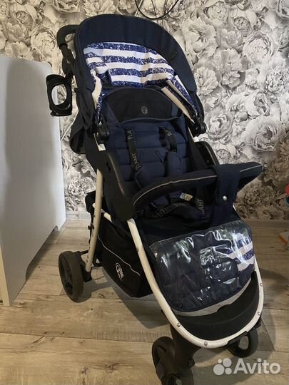 Коляска прогулочная