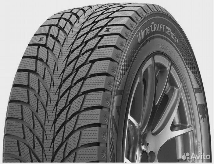 Kumho WinterCraft Ice Wi51 235/45 R17