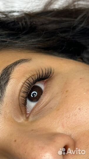 Нужна модель на наращивание ресниц