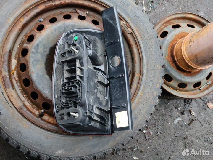 Фонарь задний правый Рено Дастер 2014