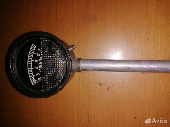 Манометр для измерения давления в шинах